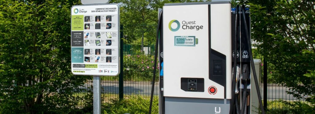 Borne de recharge rapide Ouest Charge en Maine-et-Loire par le Siéml