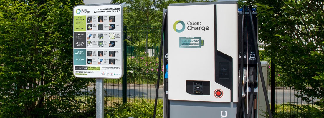 Borne de recharge pour véhicules électriques